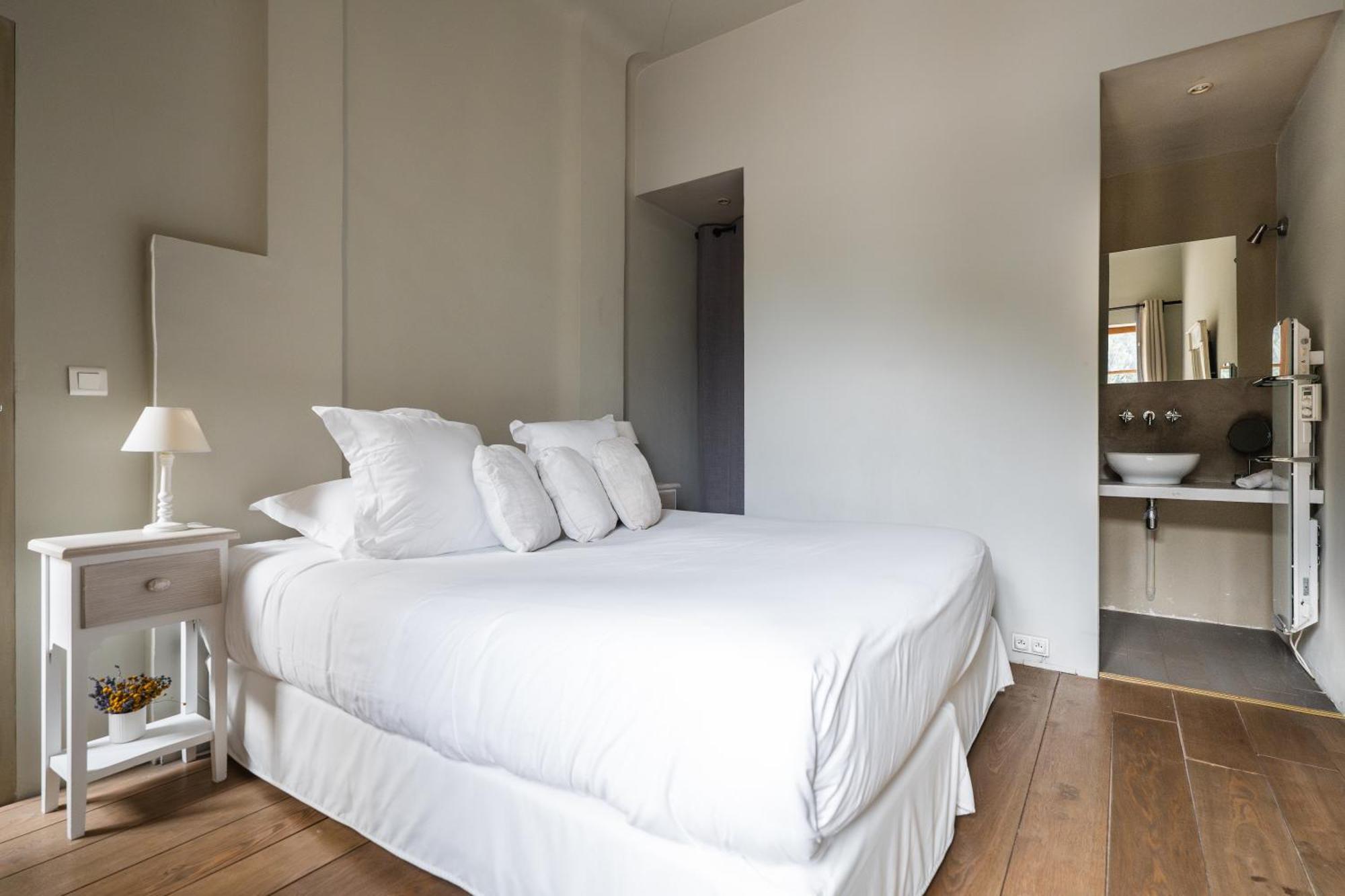 Le Galinier Lourmarin, A Beaumier Guesthouse الغرفة الصورة