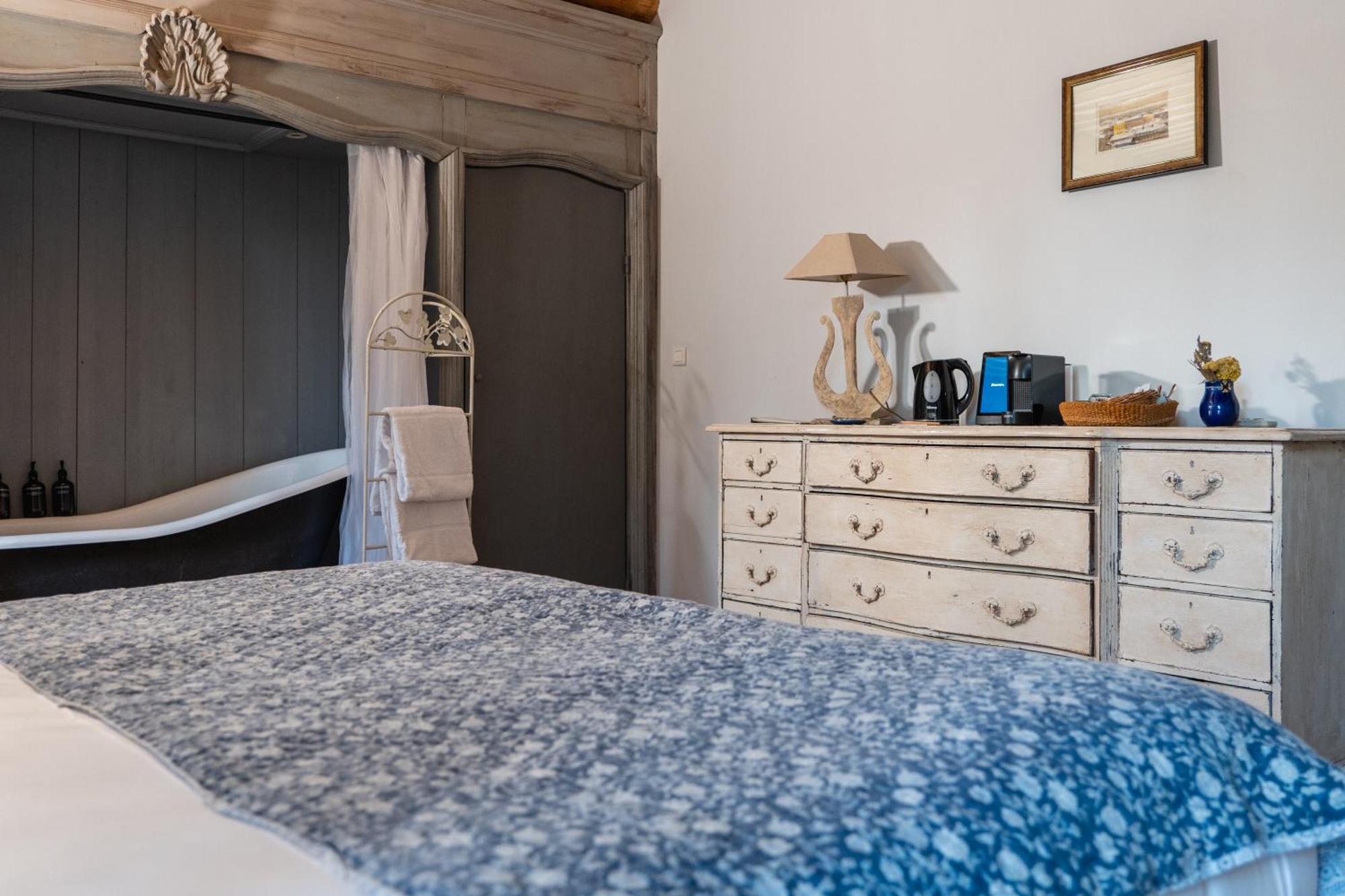 Le Galinier Lourmarin, A Beaumier Guesthouse الغرفة الصورة