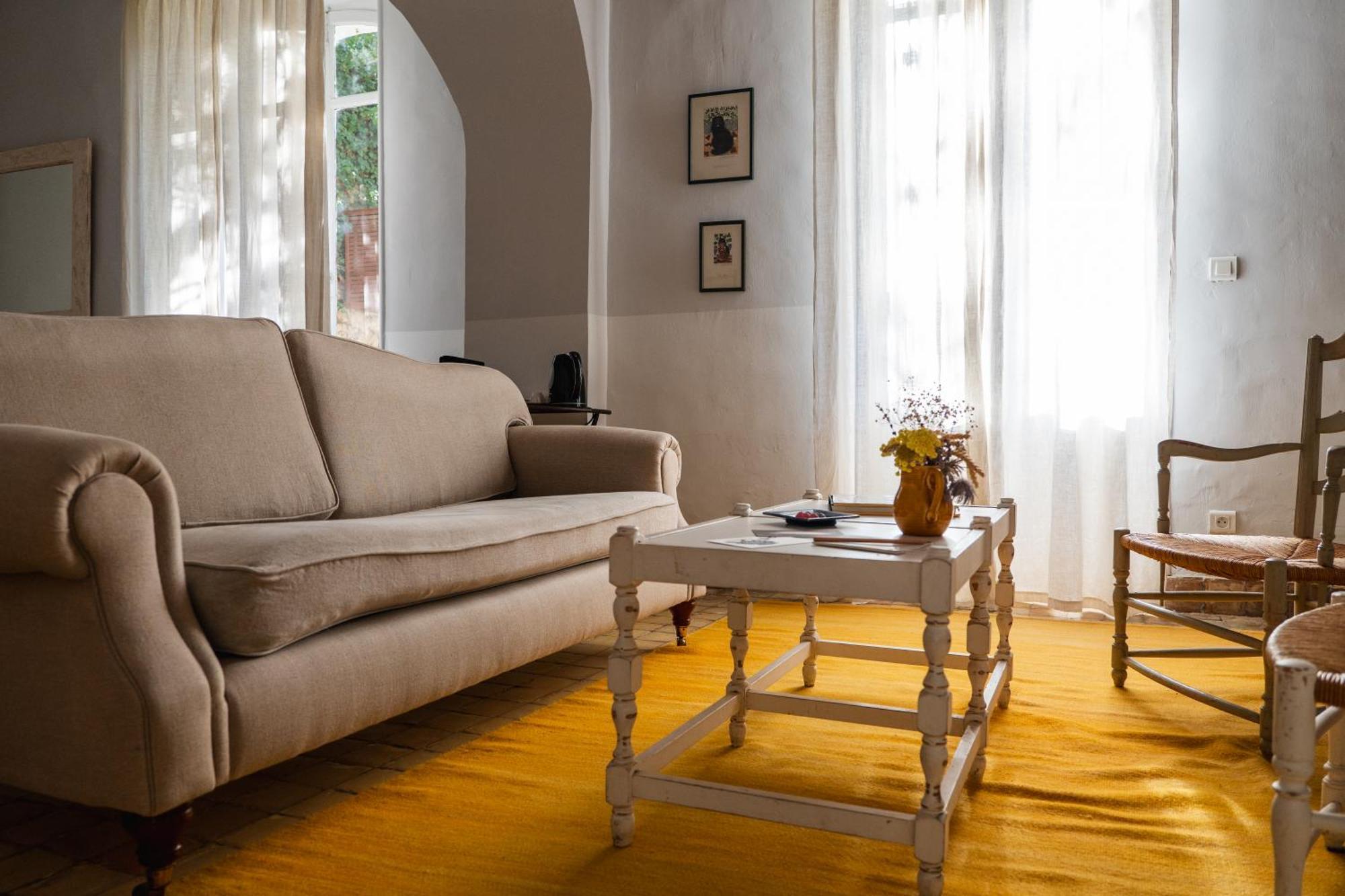 Le Galinier Lourmarin, A Beaumier Guesthouse الغرفة الصورة